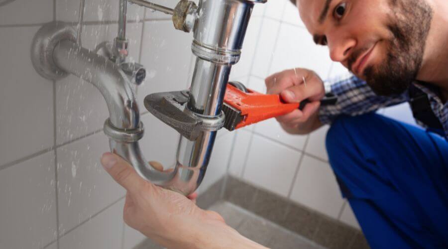 Expert burst pipe repair services in Green City, MO